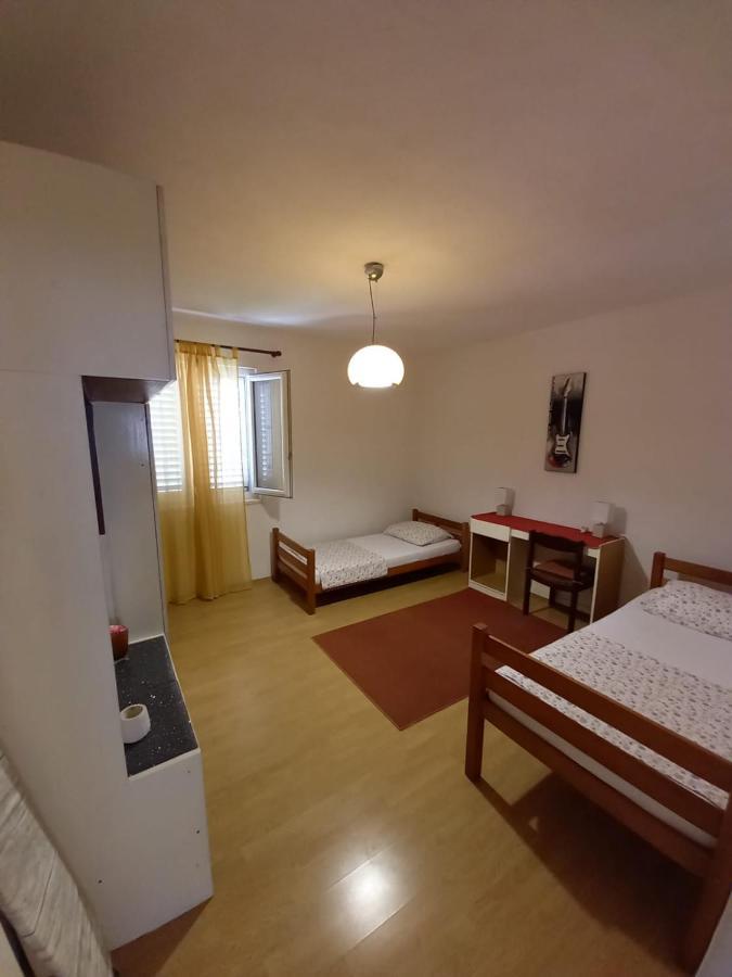 Apartman Sara Preko Extérieur photo