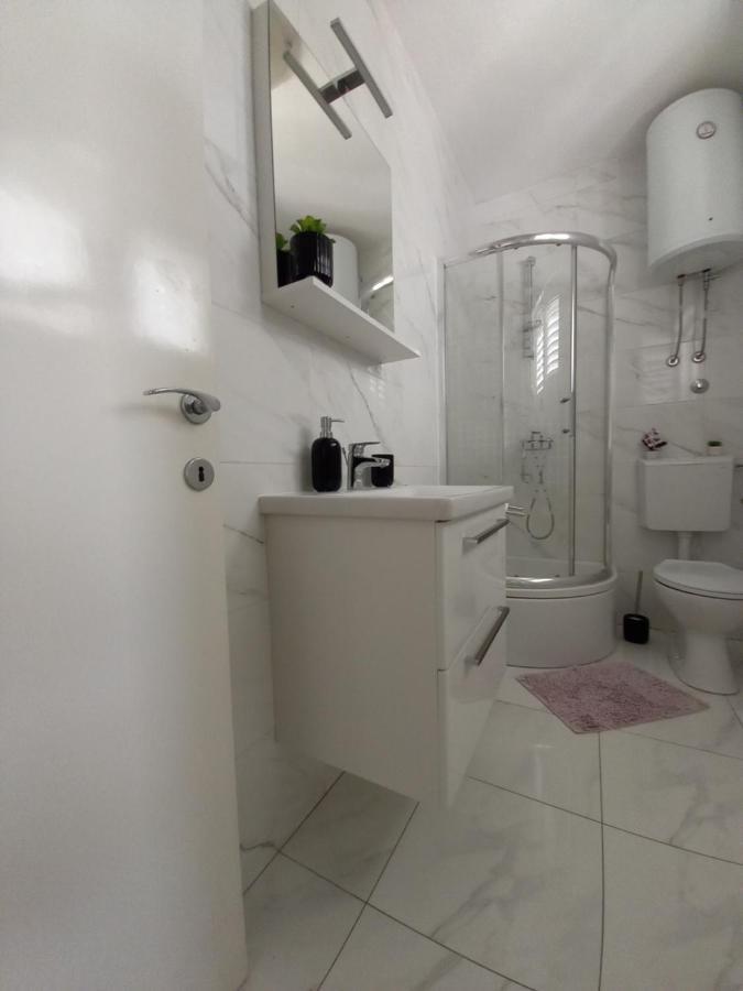 Apartman Sara Preko Extérieur photo